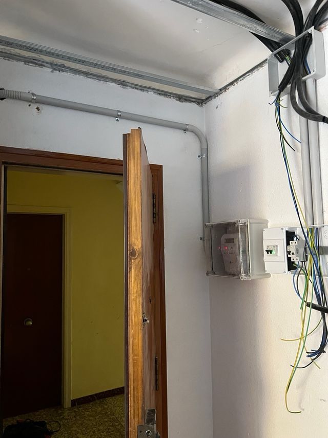 Electricista Acometida y cuadro eléctrico