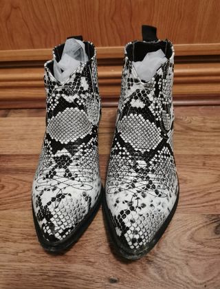 Botines imitacion serpiente