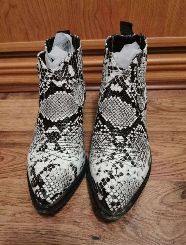 Botines imitacion serpiente