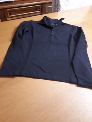 Suéter Benetton negro.