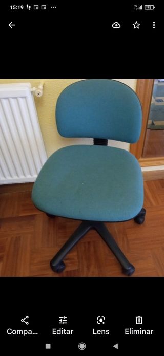 SILLA DE ESCRITORIO CON RUEDAS.