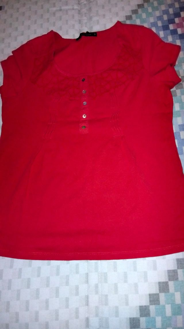 Lote de camisetas, 3 € las tres.