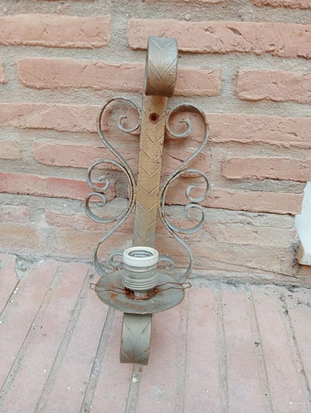 Se vende Aplique de hierro