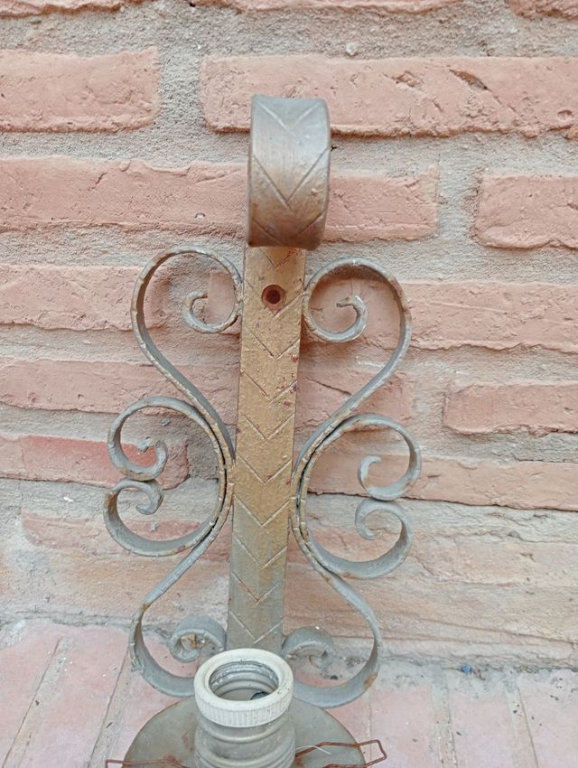 Se vende Aplique de hierro