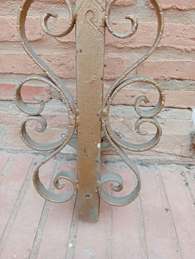 Se vende Aplique de hierro