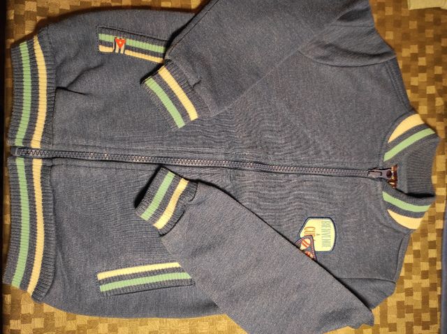 LOTE 5 SUDADERAS INVIERNO NIÑO 5 AÑOS