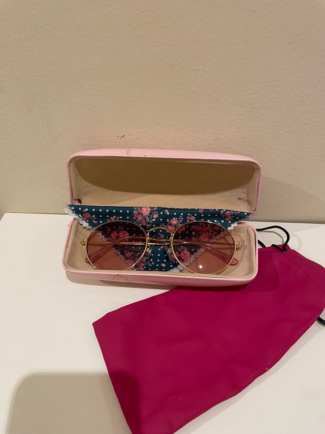 Gafas rosas con dos fundas incluidas rosas