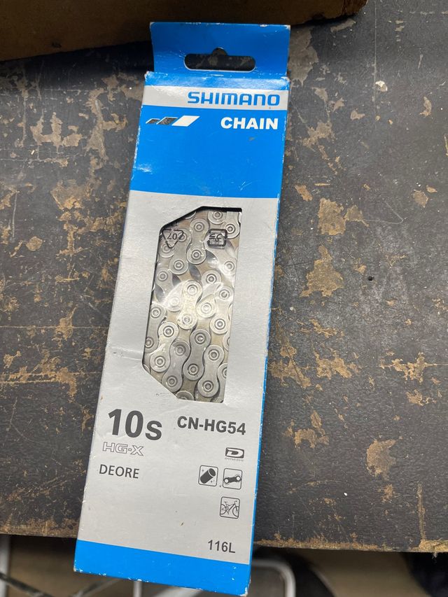 Cadena nueva shimano Deore 10v