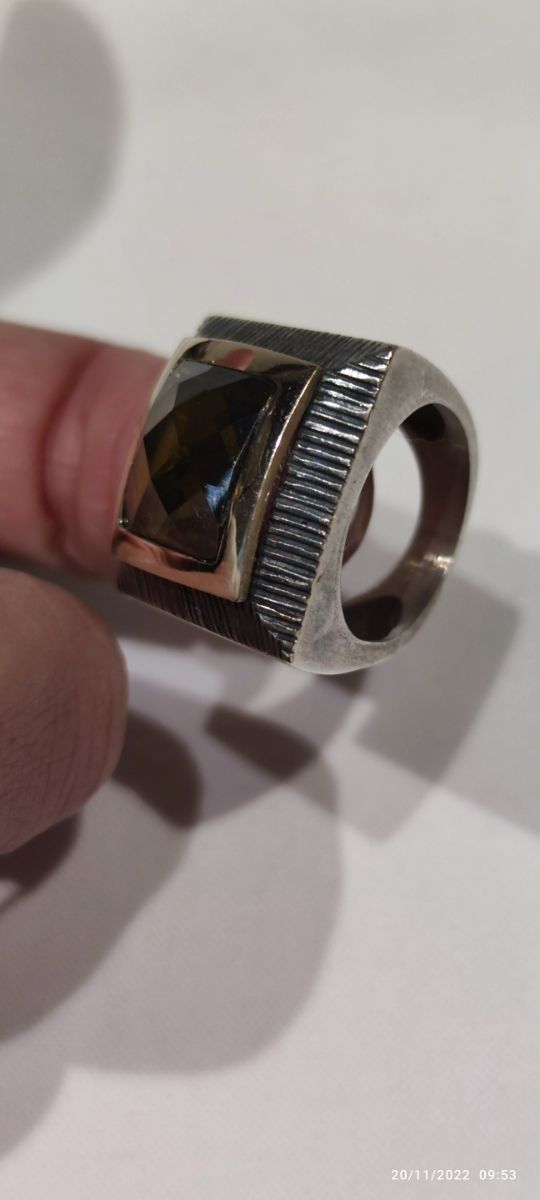 Anillo de plata Viceroy. De joyería.