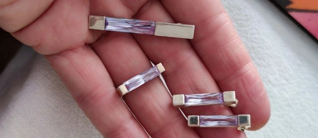 conjunto de colgante,  pendientes y anillo