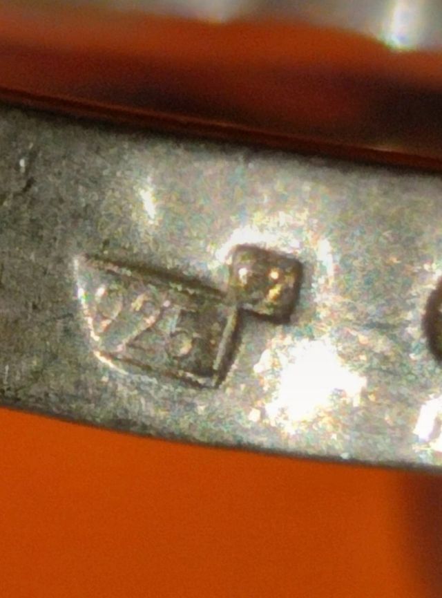 conjunto de colgante,  pendientes y anillo