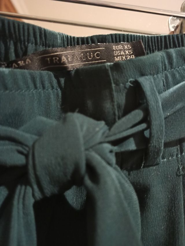 Pantalón Zara XS verde