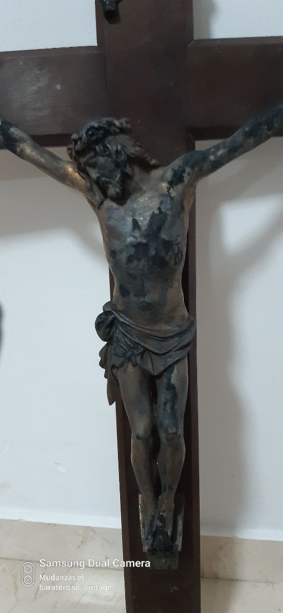 crucifijo en bronce
