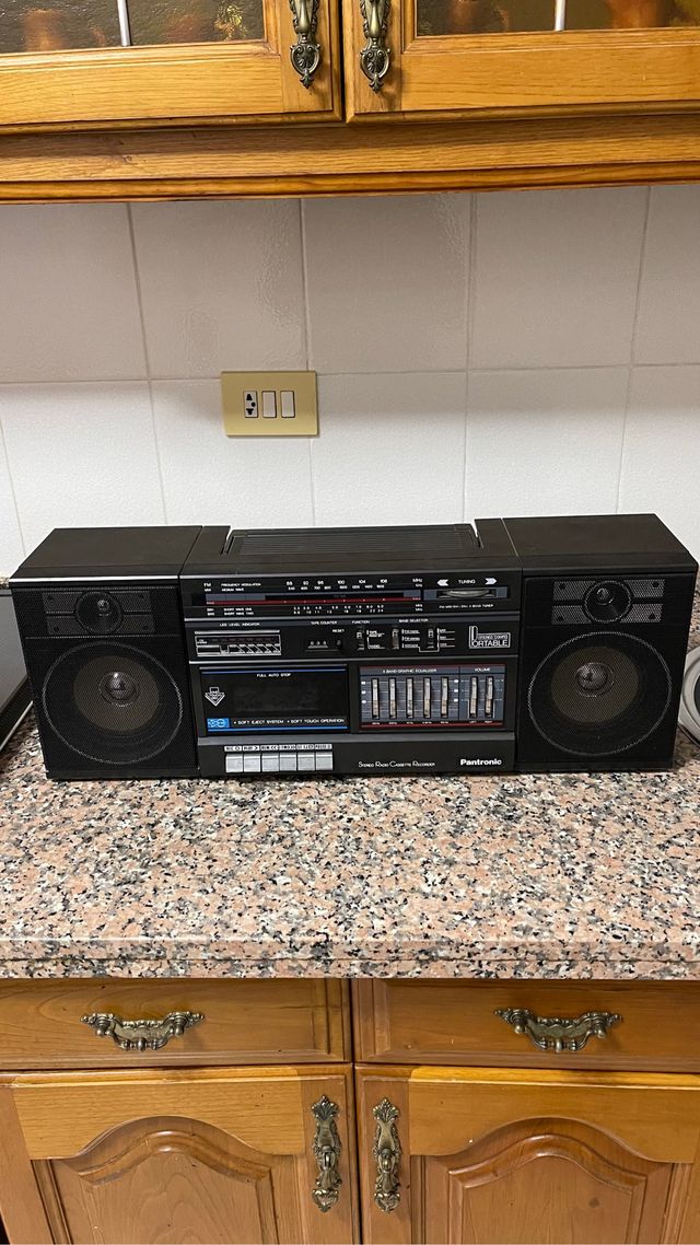 Radio Pantronic antigua años 80 de segunda mano por 40 EUR en Vitoria