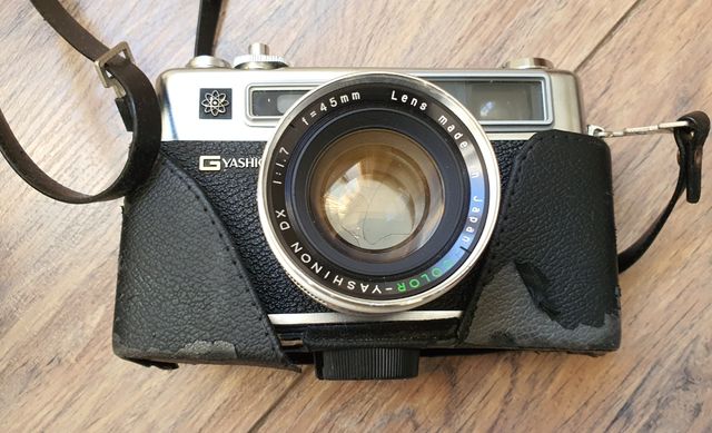 Cámara de fotos retro YASHICA Electro 35 GS
