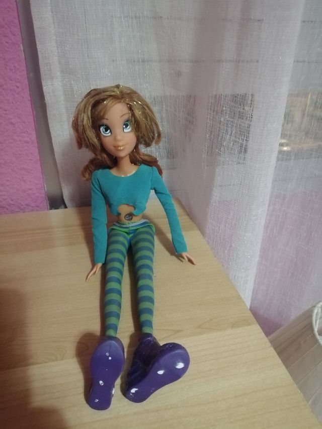 Muñeca piernas largas