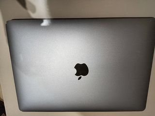 MacBook pro 13 inch apple