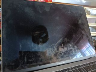 MacBook pro 13 inch apple