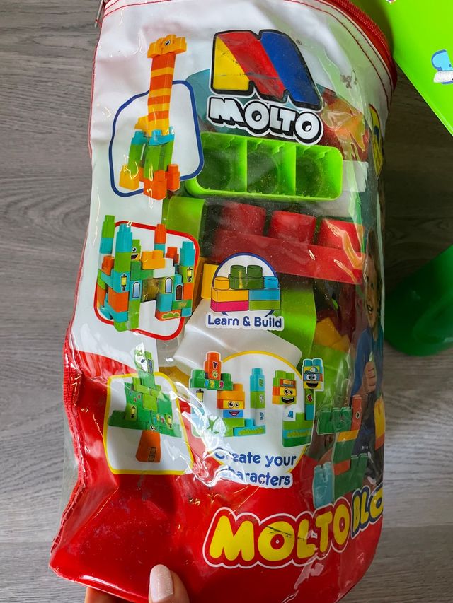 Molto mesa y Bloques extras construcciones