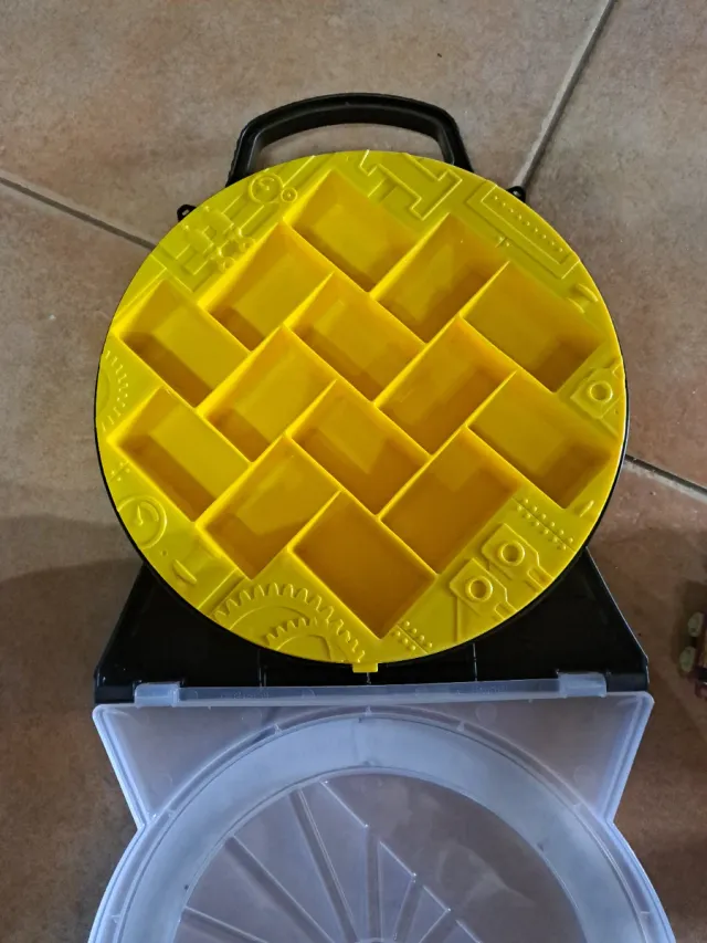 Estuche mini trenes con 19 mini trenes