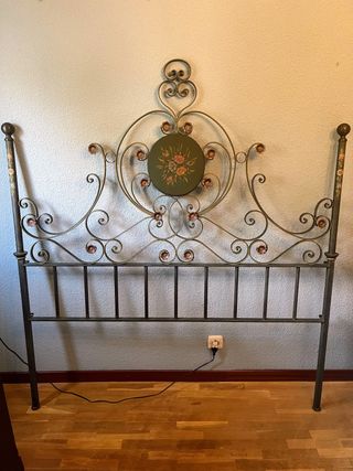 Cabecero cama artesanal en hierro forjado.