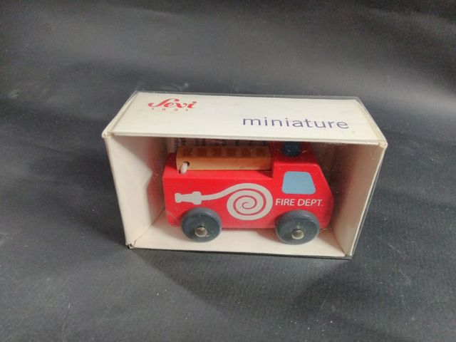  camion dei pompieri SEVI giocattolo in legno
