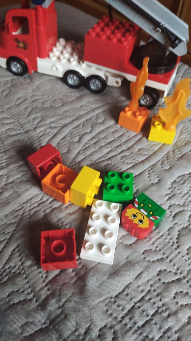 lego duplo camión de bomberos