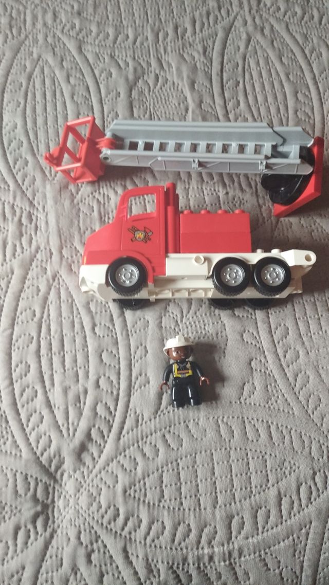 lego duplo camión de bomberos