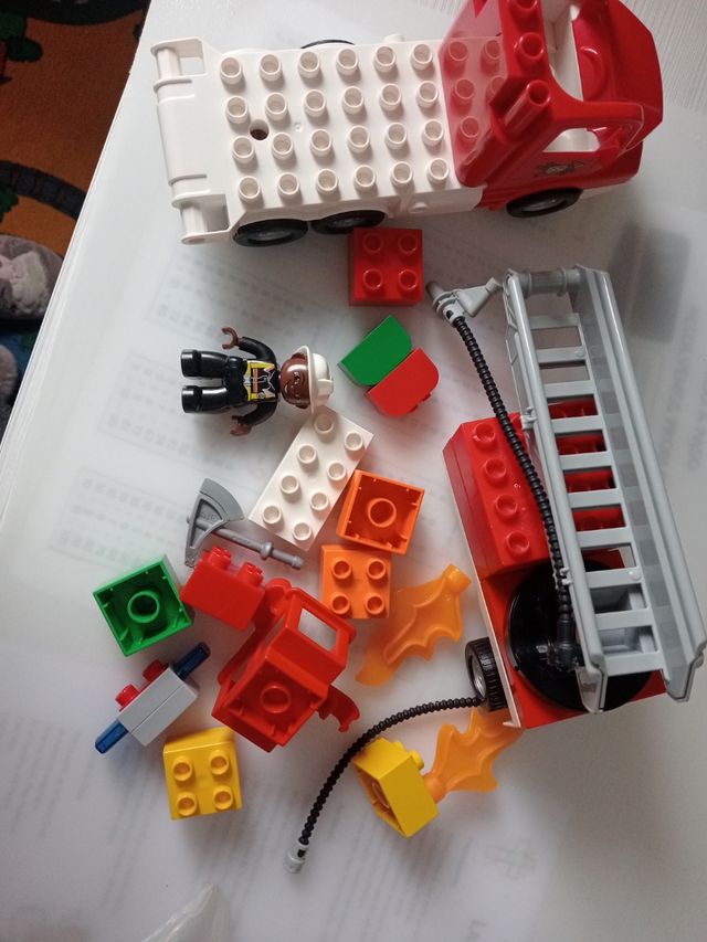 lego duplo camión de bomberos