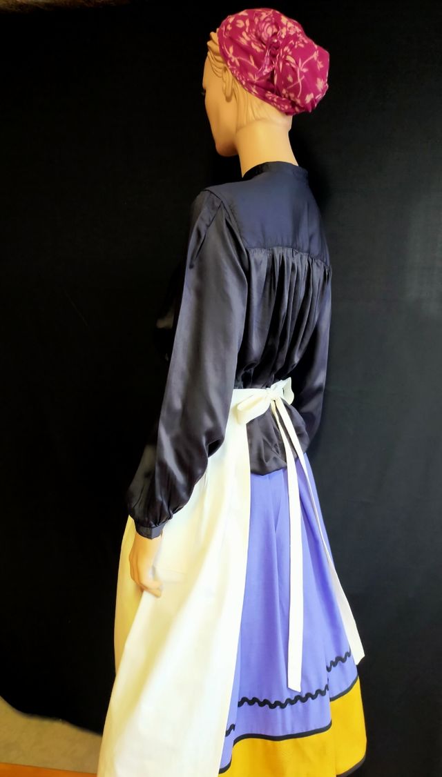 falda y delantal. baserritarra. adulto