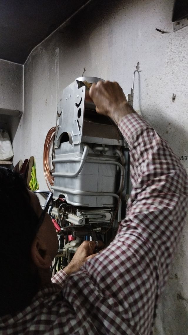 TECNICO EN CALDERAS,TERMOS Y CALENTADORES A GAS