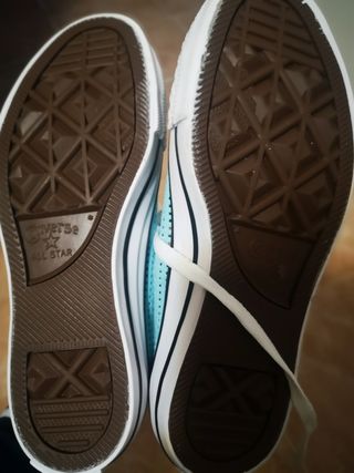 Zapatillas Converse azul claro talla 37.
