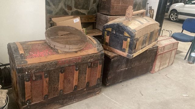 Halcones televisión enseres antiguos