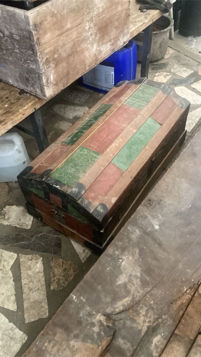 Halcones televisión enseres antiguos