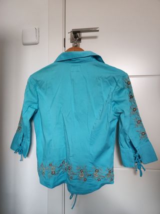 Camisa azul bordada marca Flamenco