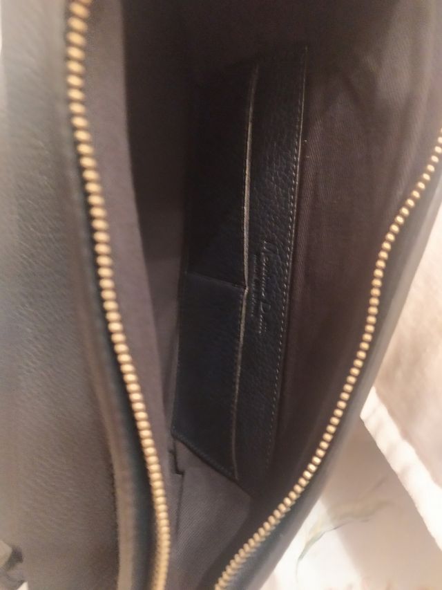 Bolso de mano de piel azul marino