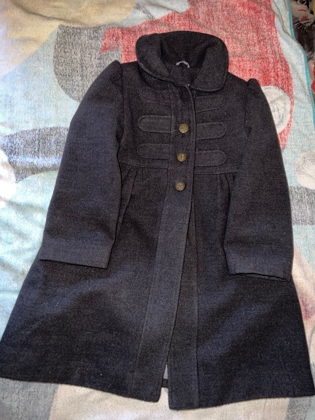 Abrigo de niña