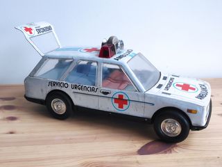 AMBULANCIA URGENCIAS EN HOJALATA