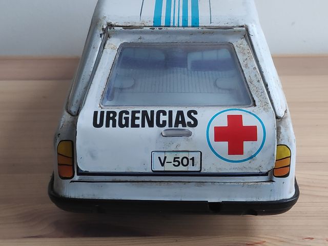 AMBULANCIA URGENCIAS EN HOJALATA