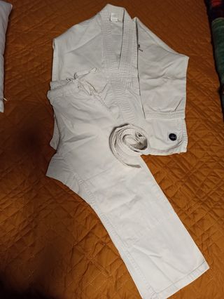 Kimono judo Domyos de segunda mano por 25 EUR en Córdoba en WALLAPOP