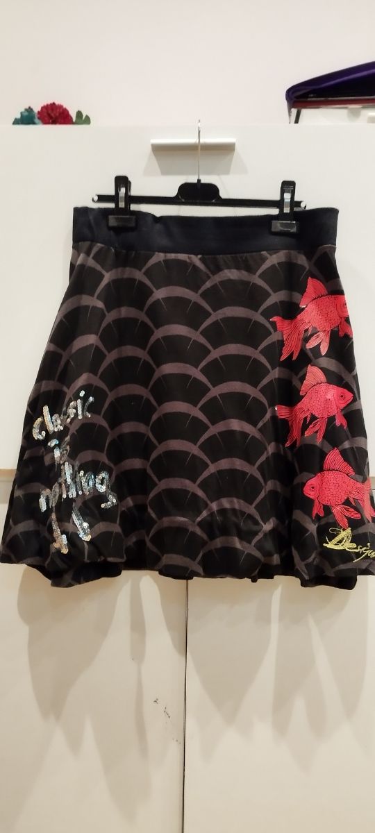 falda desigual globo carpas peces rojo talla 34/36