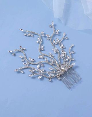 Peina con pedrería para novias