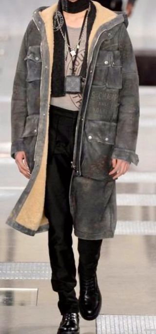 LOUIS VUITTON - PELLIZA DE OVINO - T,M, 48 - MBE