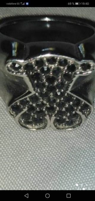 anillo con silueta de oso