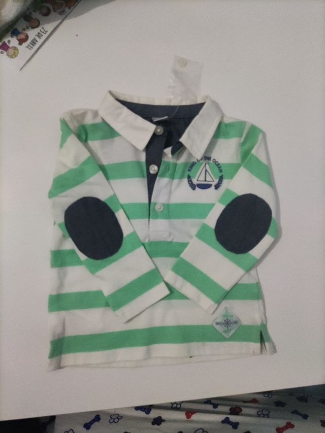 polo verde a rayas