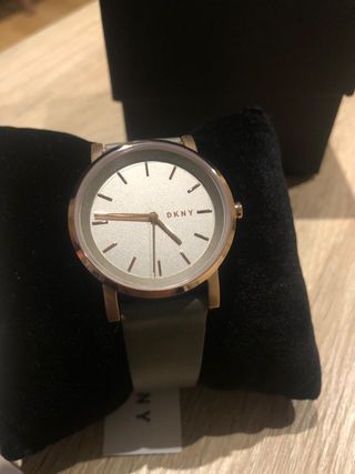 Reloj DKNY nuevo con etiqueta 