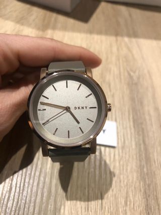 Reloj DKNY nuevo con etiqueta 