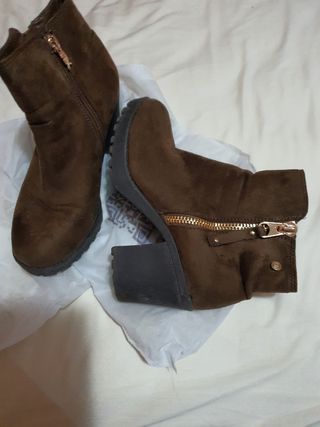 botines de ante marca Xti