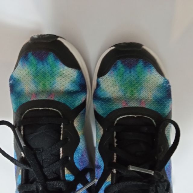 Zapatillas de niña marca Adidas originales