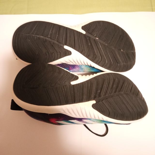 Zapatillas de niña marca Adidas originales